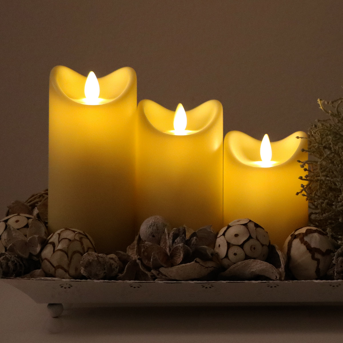 LED-Kunstharzkerzen, 3er Set mit Fb., Weiß, Höhe: 13cm + 15cm + 18cm, IP44 Outdoor Kerze